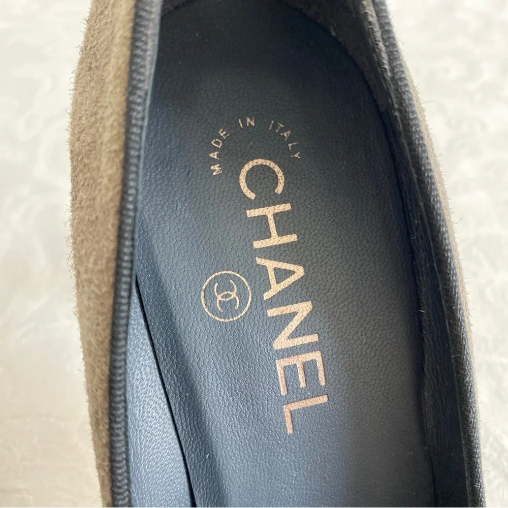 chanel gray black CC logo cap toe pumps